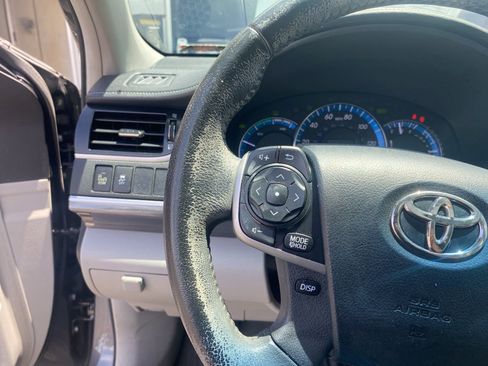 Used 2012 Toyota Camry XLE w/ Leather Pkg FWD image 12
