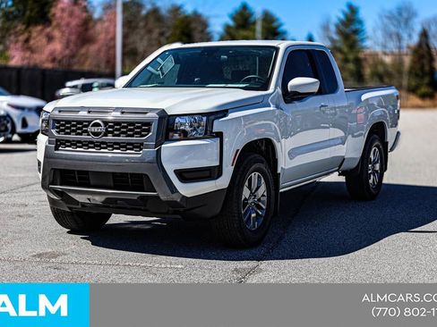 Certified 2025 Nissan Frontier SV RWD image 4