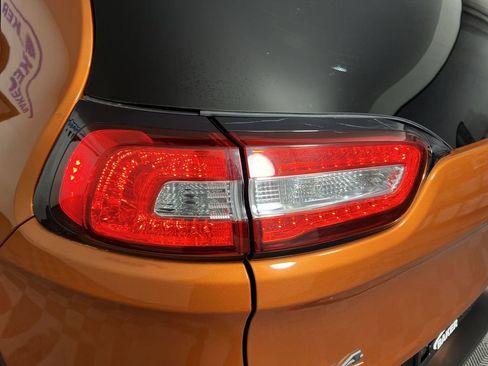 Used 2015 Jeep Cherokee Trailhawk w/ Comfort/Convenience Group image 36