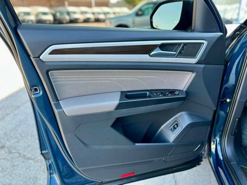 Used 2021 Volkswagen Atlas SE w/ Panoramic Sunroof Package FWD image 11