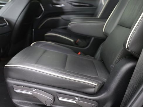 Used 2024 Cadillac Escalade Sport image 2