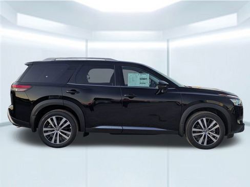New 2025 Nissan Pathfinder Platinum w/ Cargo Package image 7