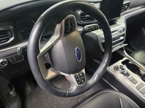 Used 2022 Ford Explorer XLT w/ Equipment Group 202A image 28