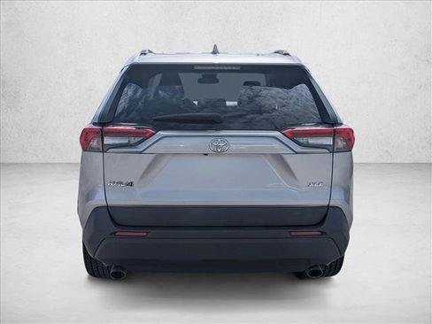 Used 2022 Toyota RAV4 XLE Premium FWD image 4