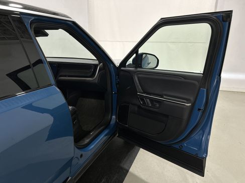 Used 2023 Rivian R1S Adventure AWD/4WD image 18