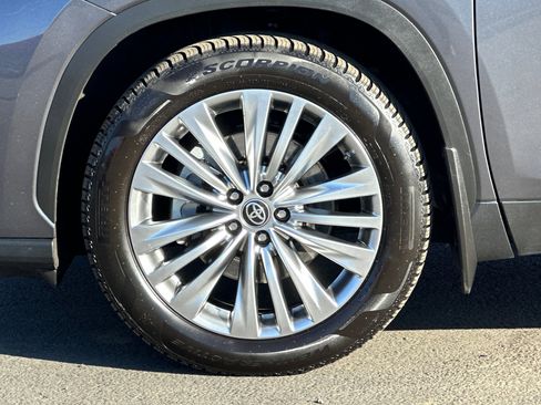 Used 2023 Toyota Highlander Platinum image 26