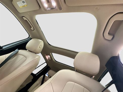 Used 2022 Mercedes-Benz GLB 250 image 21