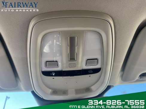 Used 2023 Volvo XC60 B5 Plus image 25