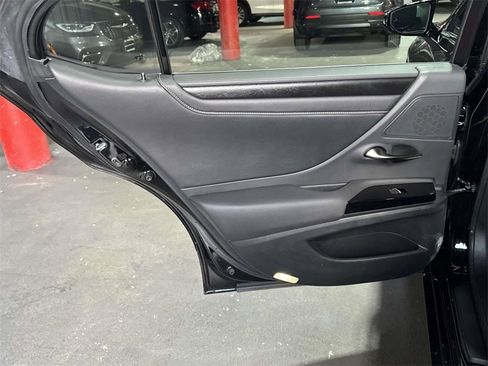 Used 2023 Lexus ES 350 w/ Premium Package image 10