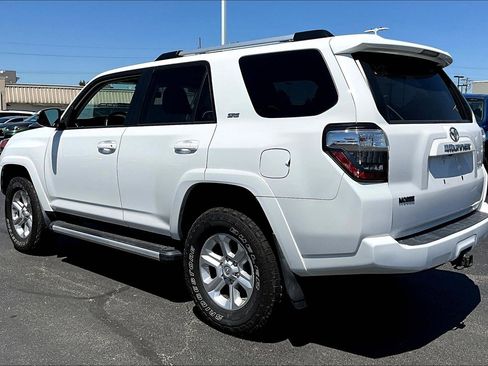Used 2019 Toyota 4Runner SR5 Premium AWD/4WD image 4
