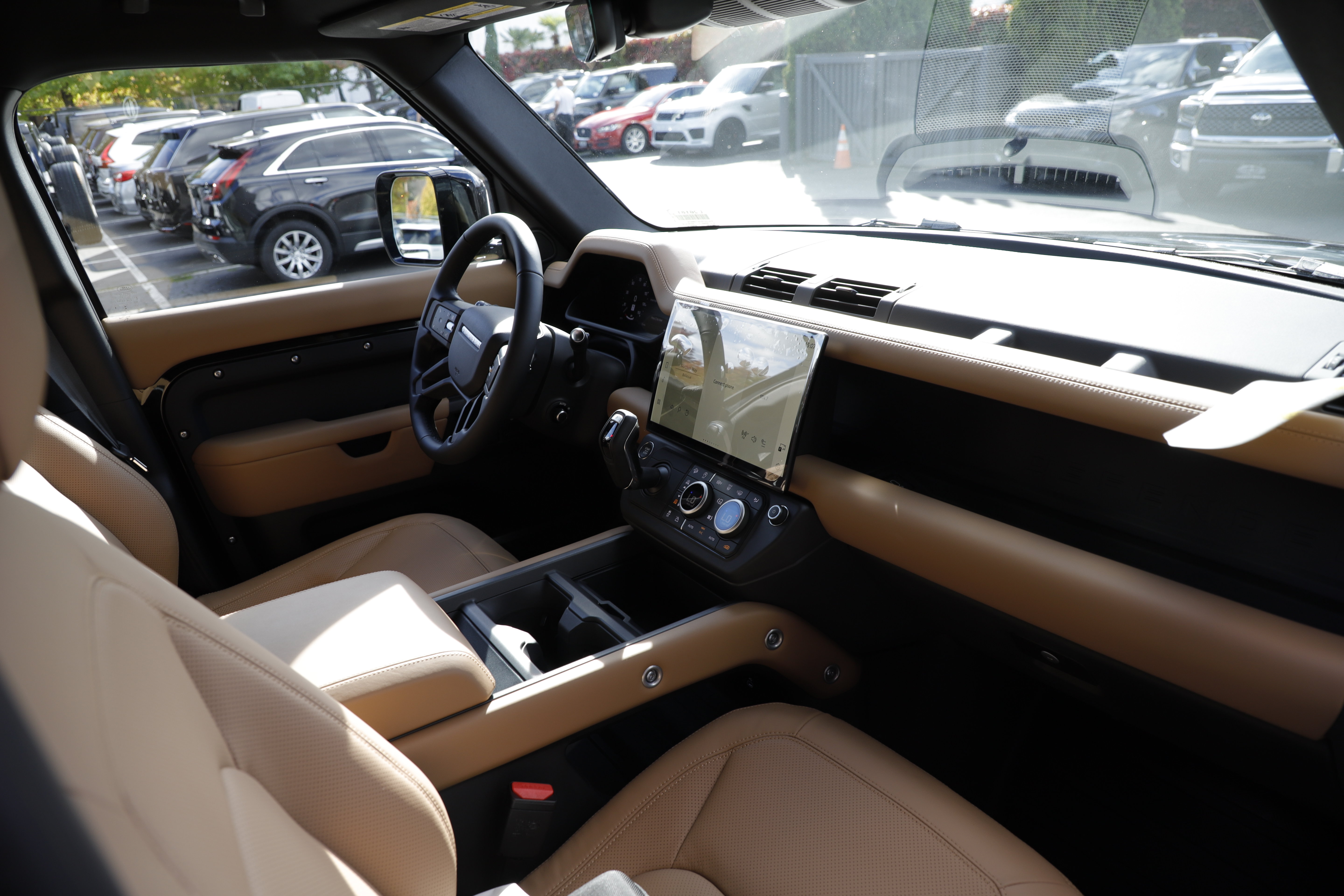 New 2026 Land Rover Defender 110 X-Dynamic SE AWD/4WD image 9