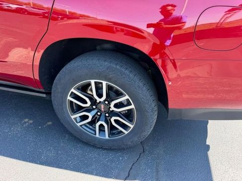 Used 2023 GMC Yukon AT4 w/ AT4 Premium Package image 9