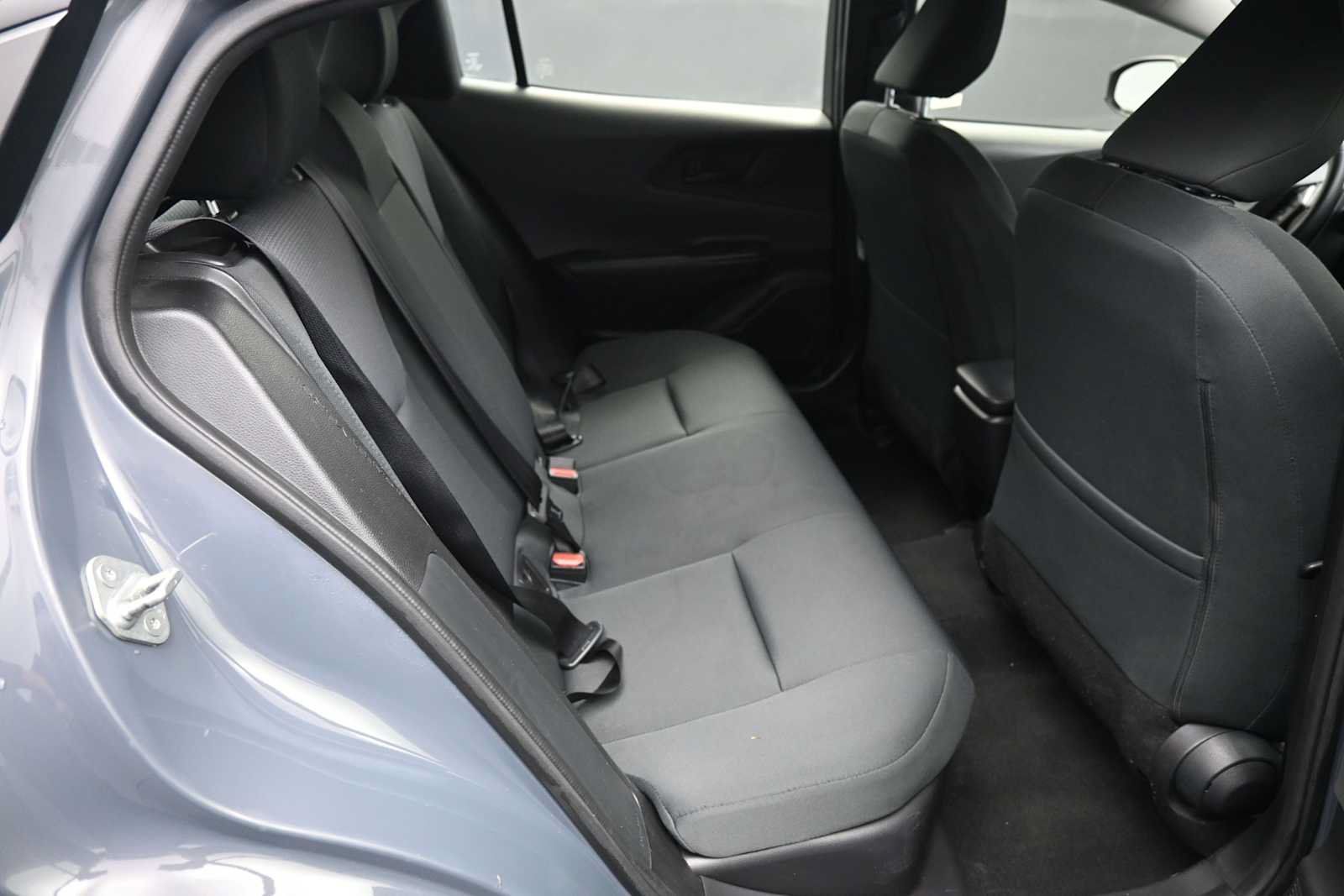 Used 2025 Toyota Prius LE FWD image 23
