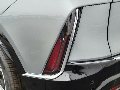 New 2025 Cadillac Lyriq Luxury image 9