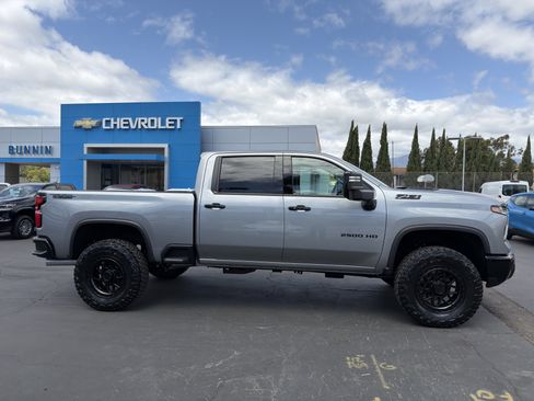 New 2026 Chevrolet Silverado 2500 LTZ w/ Trail Boss Package AWD/4WD image 9