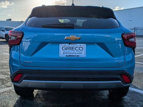 New 2025 Chevrolet Trax LT w/ Driver Confidence Package FWD image 8