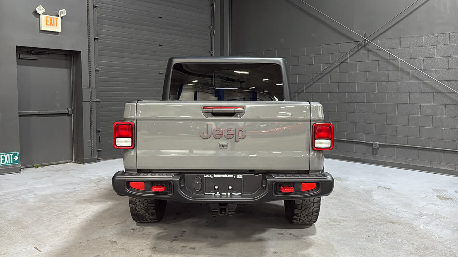 Certified 2022 Jeep Gladiator Rubicon w/ Cold Weather Group AWD/4WD image 6