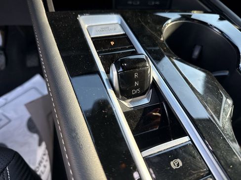 Used 2025 Volkswagen Atlas Cross Sport SE w/ Black Wheel Package AWD/4WD image 30