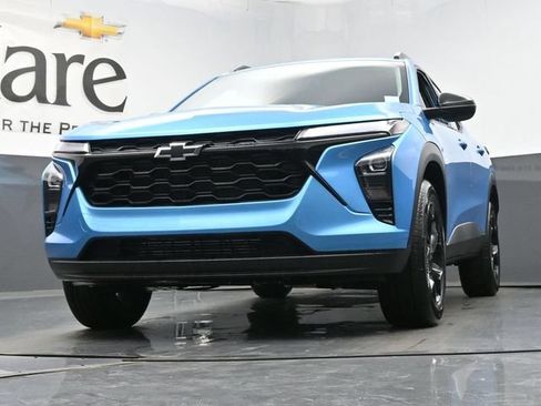 New 2026 Chevrolet Trax LT w/ Sunroof Package FWD image 34