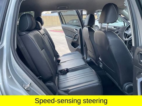 Used 2024 Volkswagen Tiguan SE FWD image 21