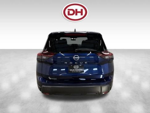 Used 2025 Nissan Rogue SV image 12