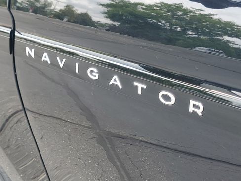 New 2026 Lincoln Navigator L Black Label AWD/4WD image 7