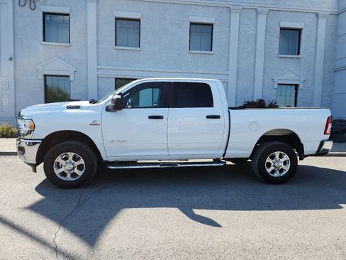 Used 2024 RAM 2500 Big Horn AWD/4WD image 2