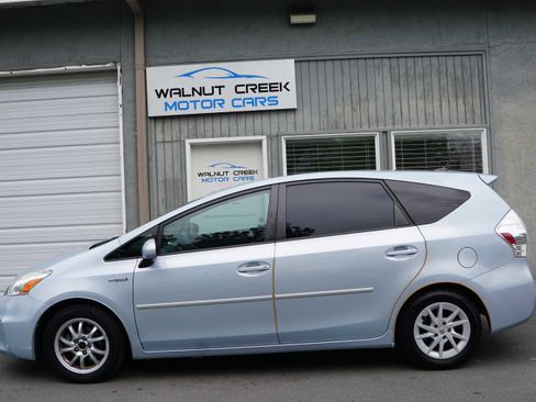 Used 2012 Toyota Prius V Three FWD image 19