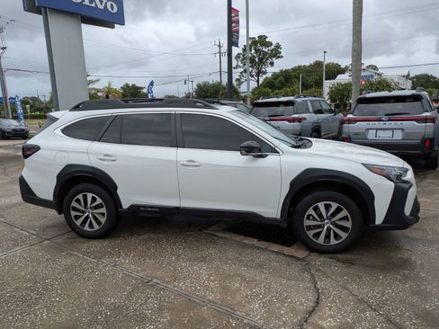 Used 2025 Subaru Outback Premium w/ Popular Package #1A AWD/4WD image 3