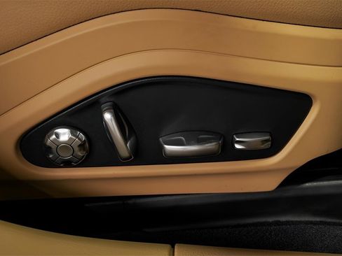 Used 2020 Porsche Panamera 4 image 64