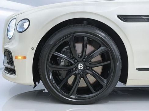 Used 2024 Bentley Flying Spur V8 AWD/4WD image 14