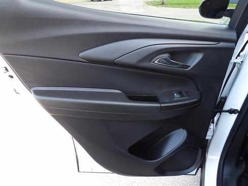 Certified 2026 Chevrolet TrailBlazer LT w/ Convenience Package FWD image 30