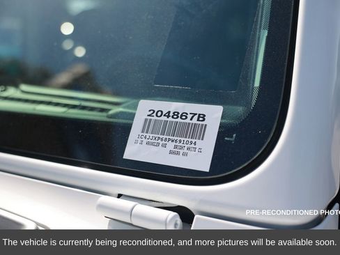 Used 2023 Jeep Wrangler Unlimited Sahara image 18