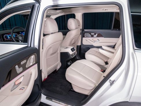 New 2026 Mercedes-Benz GLS 450 4MATIC image 28