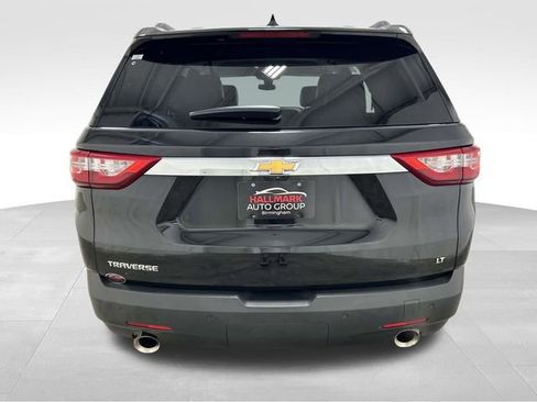 Used 2019 Chevrolet Traverse LT w/ LT Premium Package FWD image 3