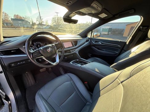 Used 2022 Buick Enclave Premium image 9
