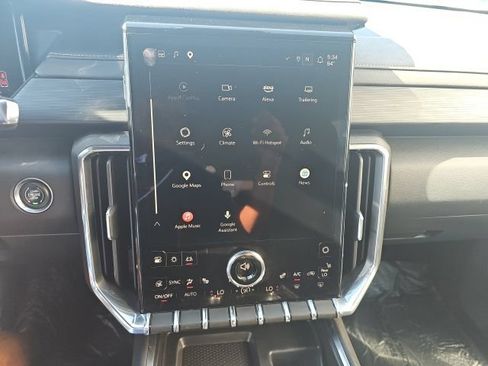 Used 2025 GMC Acadia Elevation AWD/4WD image 14