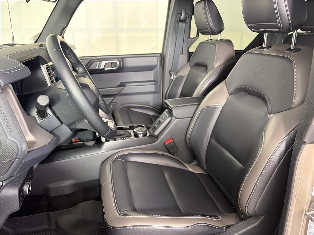 Certified 2025 Ford Bronco Outer Banks w/ Sasquatch Package AWD/4WD image 11