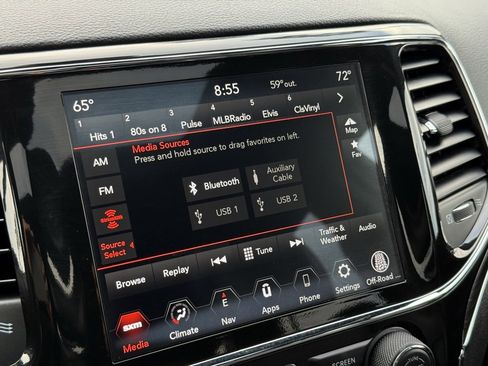 Used 2022 Jeep Grand Cherokee Limited image 23