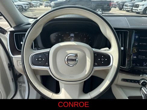 Used 2021 Volvo XC60 T6 Momentum AWD/4WD image 14