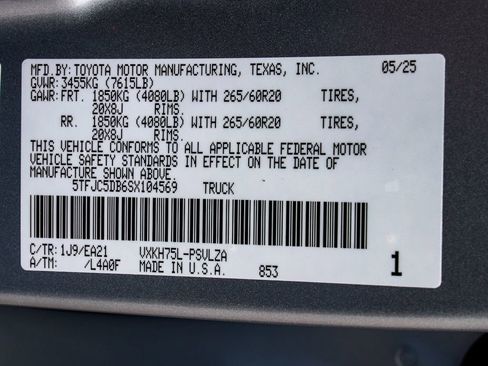 Used 2025 Toyota Tundra Limited AWD/4WD image 14