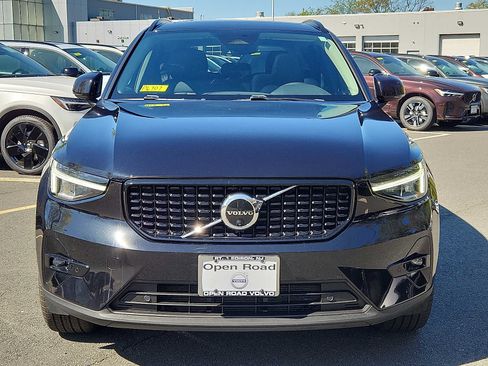 Certified 2023 Volvo XC40 B5 Plus w/ Protection Package Premier AWD/4WD image 2
