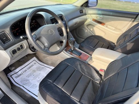 Used 1998 Lexus ES 330 FWD image 9