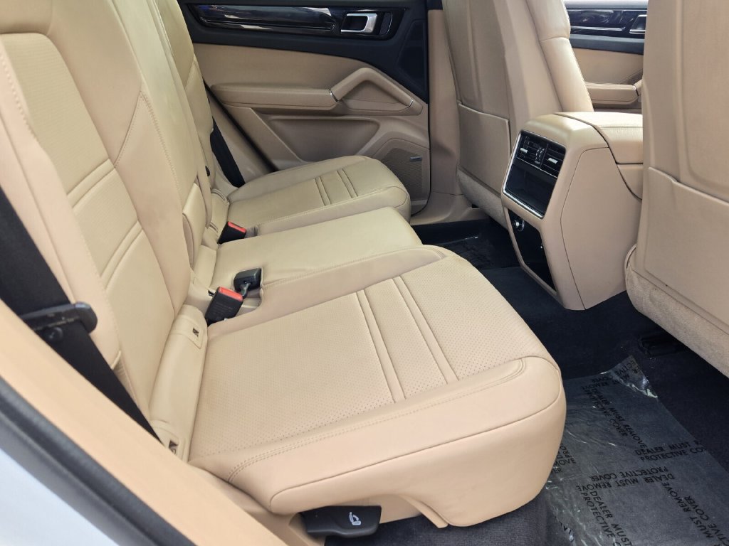 Used 2022 Porsche Cayenne Coupe AWD/4WD image 15