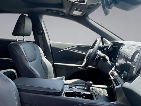 Used 2025 Lexus RX 350 Premium w/ Accessory Package (Z1) FWD image 6