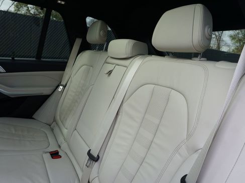 Used 2020 BMW X5 xDrive40i w/ Executive Package image 14
