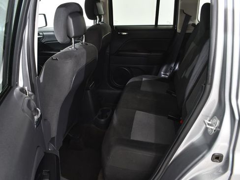 Used 2017 Jeep Patriot Latitude FWD image 16