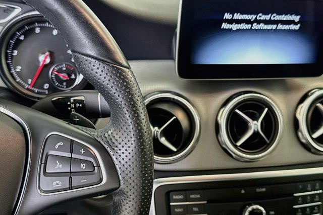 Used 2020 Mercedes-Benz GLA 250 4MATIC image 16
