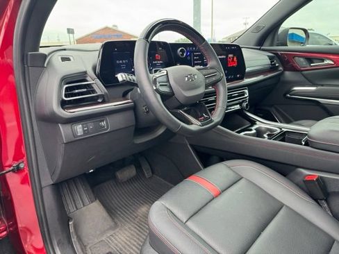 Used 2024 Chevrolet Traverse RS FWD image 21