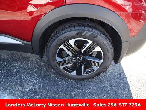 Used 2025 Nissan Kicks SV w/ Illumination Package image 12